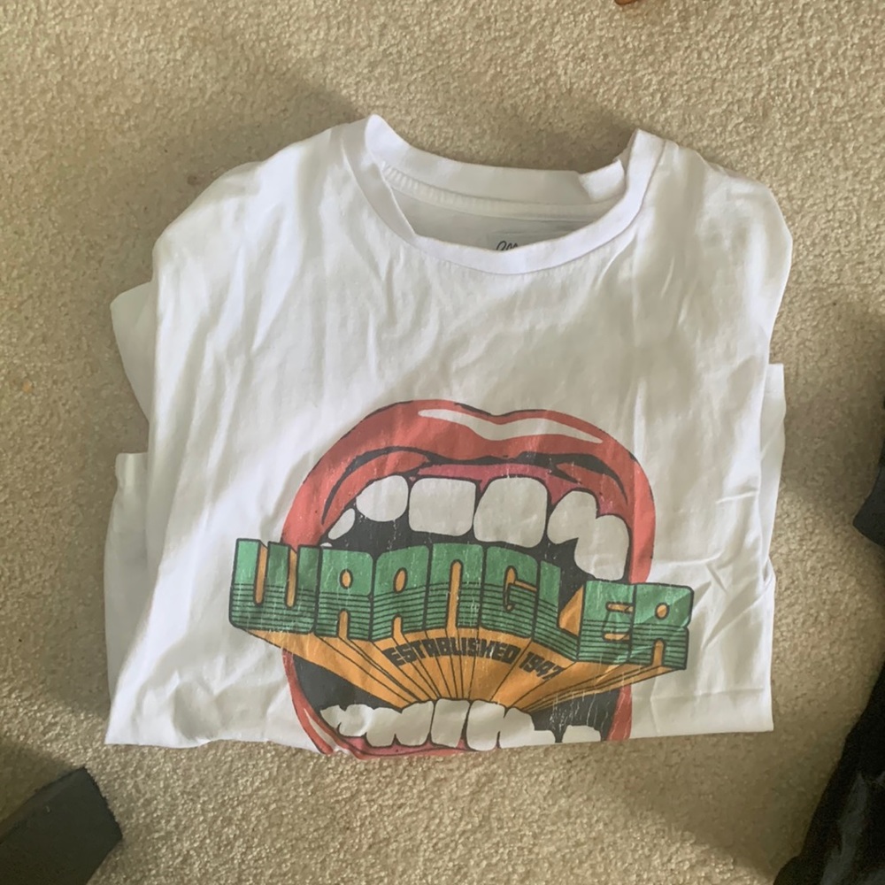 Graphic tee set
